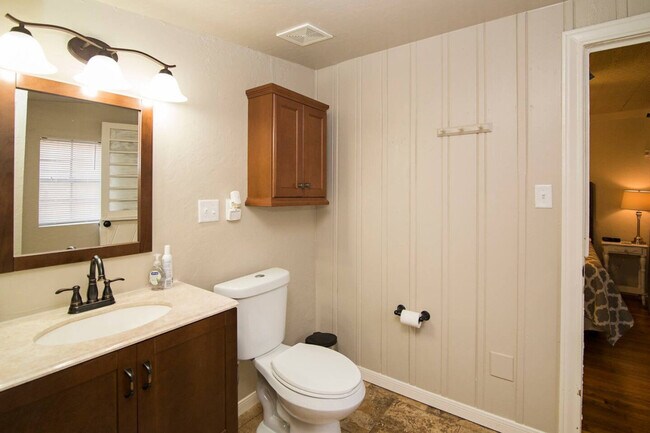 Building Photo - 108 Park Pl