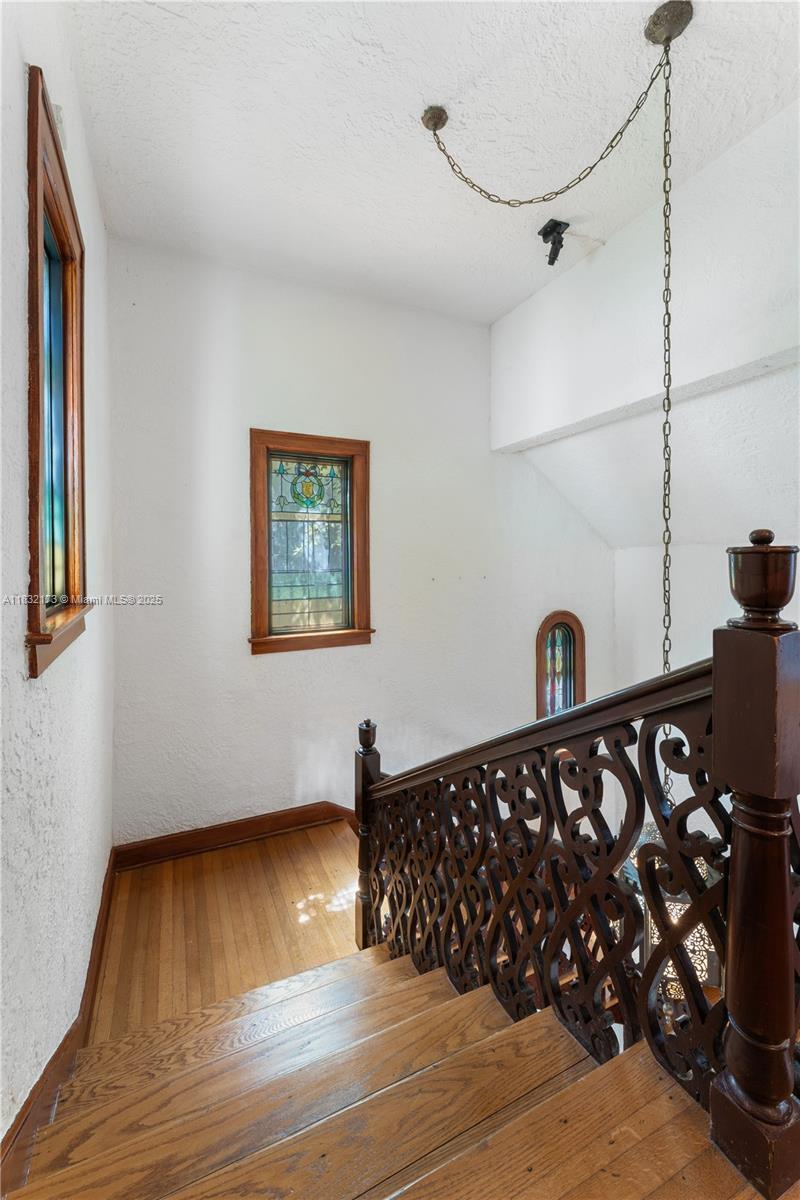 Building Photo - 1624 Granada Blvd