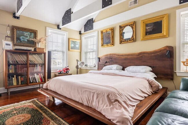 Building Photo - 15 Ferry St