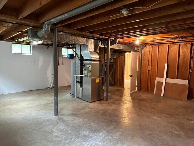 Basement with tons of storage - 6726 Jasmine Cir