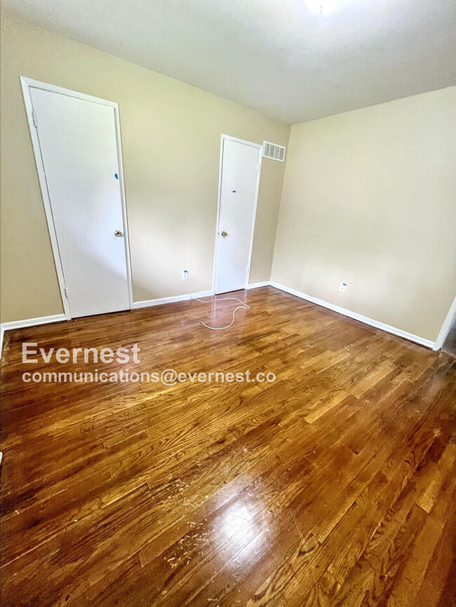 Building Photo - 4222 N Askew Ave