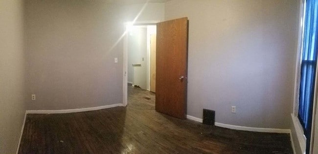 Building Photo - 224 Randolph St