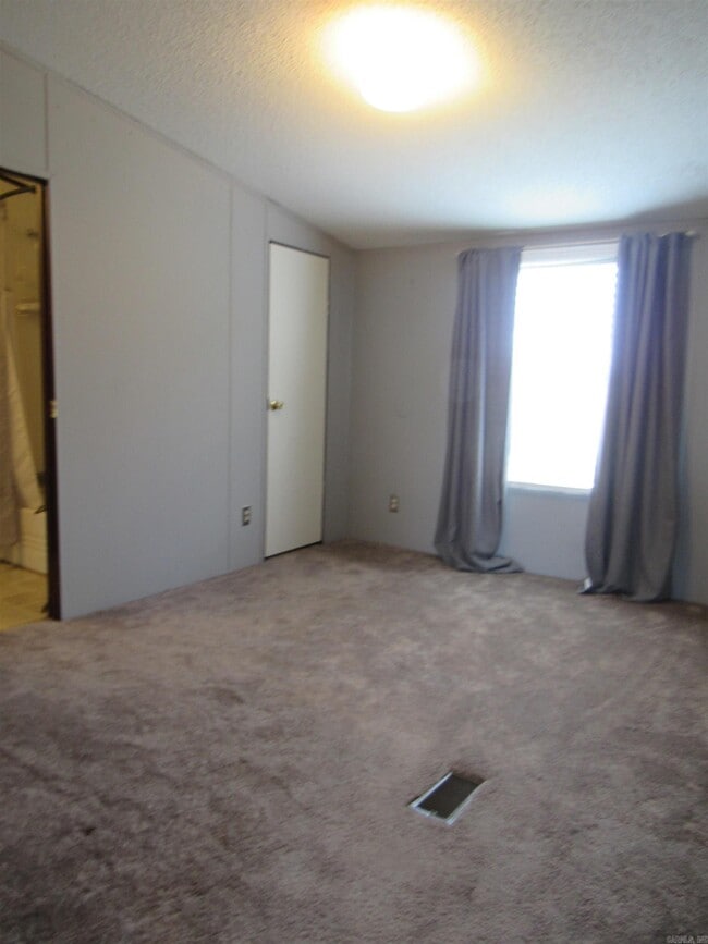 Building Photo - 7614 AR-38
