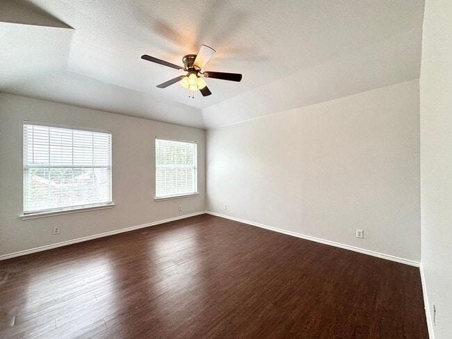 Building Photo - 4015 Desert Cir