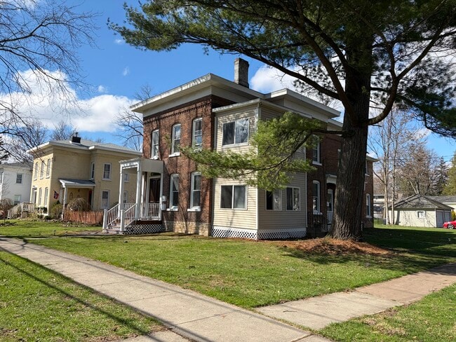 Building Photo - 500 2nd St