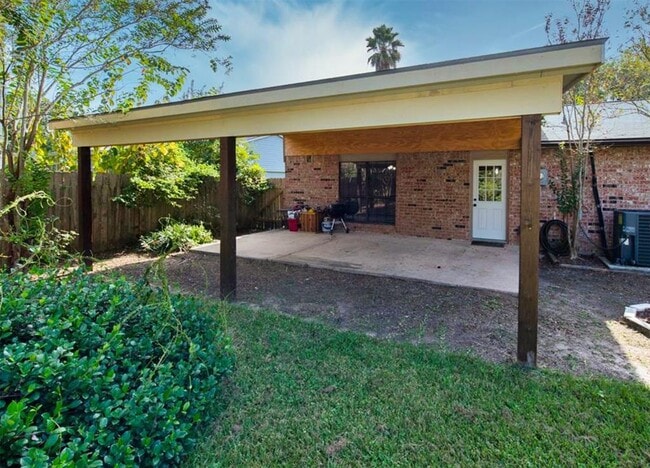 Building Photo - 17618 Autumn Trails Ln