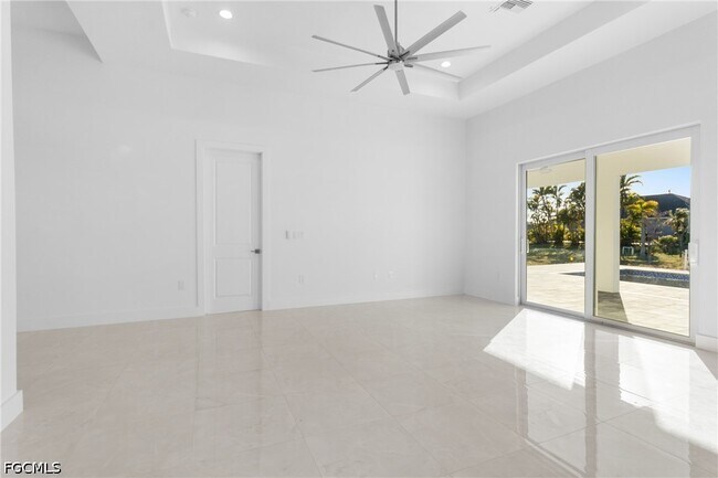 Building Photo - 1026 Nelson Rd N