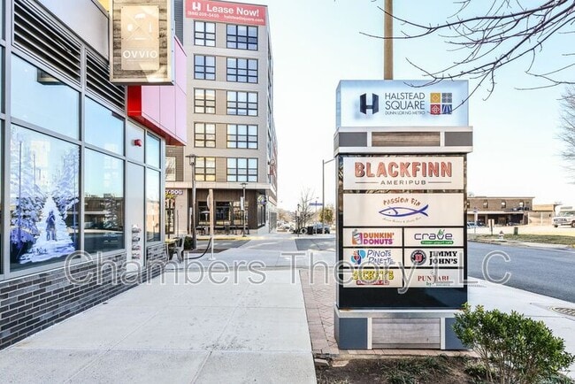 Building Photo - 2665 Prosperity Ave