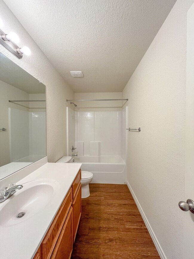 Building Photo - 1517 Justin Lp