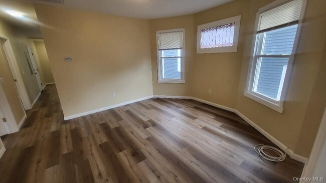 Building Photo - 19 Hoffman Ave