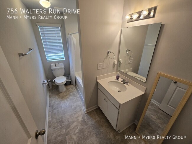 Building Photo - 756 Walters Run Dr