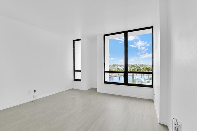 Building Photo - 7754 Lakeside Blvd