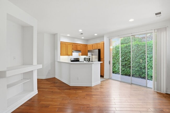 Building Photo - 3 Bd, 2/5 Ba Scripps Ranch Home with 1 Car Garage and A/C