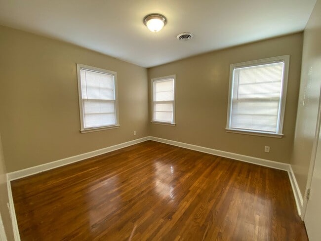Building Photo - 1654 Dearing Rd