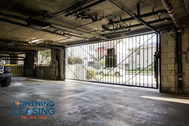 Building Photo - 11225 Morrison St