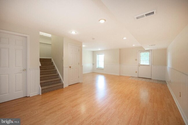 Building Photo - 112 Whistling Swan Ln