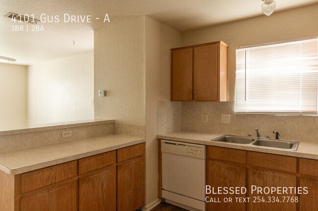 Building Photo - 4101 Gus Dr