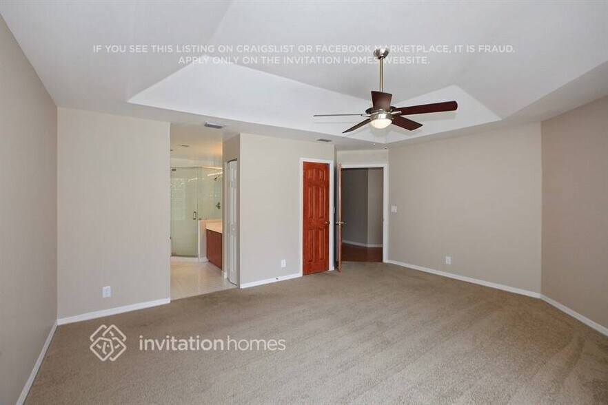 Building Photo - 5700 NW 60th Pl