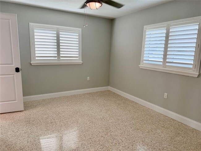 Building Photo - 17045 Dolphin Dr