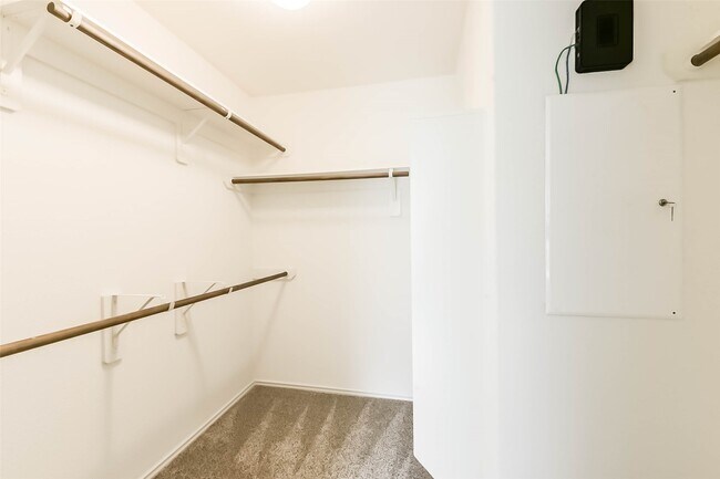 Building Photo - 16155 Beachside Pl