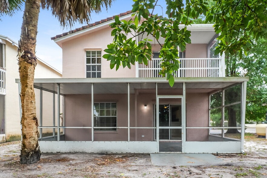 Building Photo - 4124 Pine Hollow Cir