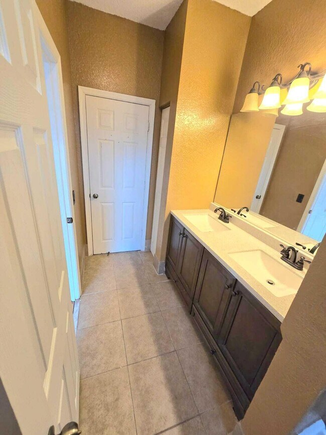 Building Photo - 6606 Catalina Ln