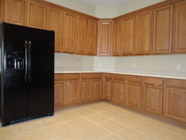 Building Photo - 5750 Rusack Dr