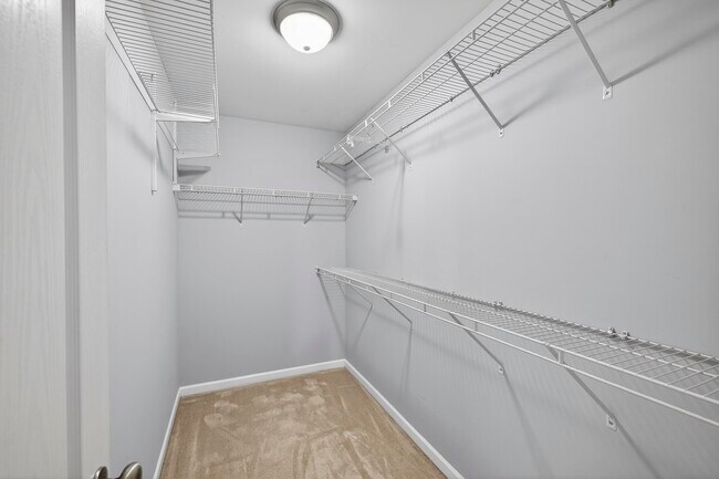 Building Photo - 155 W River Bend Dr