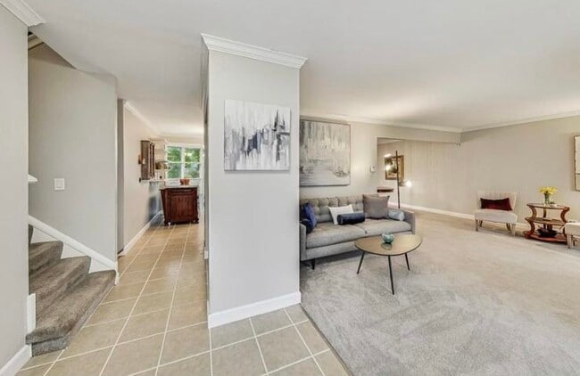 Building Photo - 1232 W Jefferson Ave