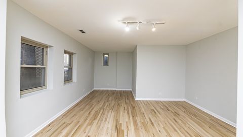 Building Photo - 6136 N Mozart St