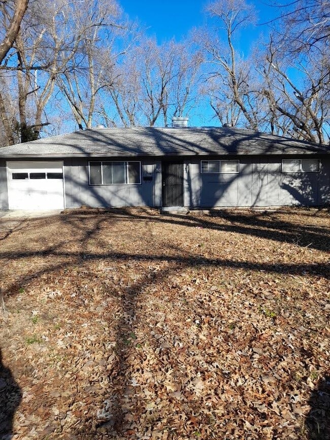 Primary Photo - 8406 E 114th Terrace