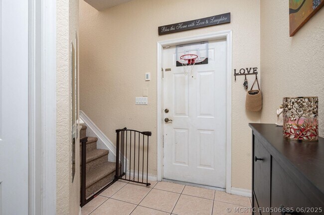 Building Photo - 5048 SW 136th Ave