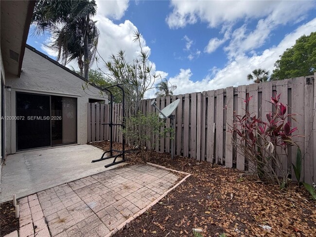 Building Photo - 4151 Palm Bay Cir