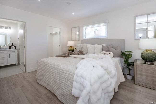 Building Photo - 15256 Clymer St