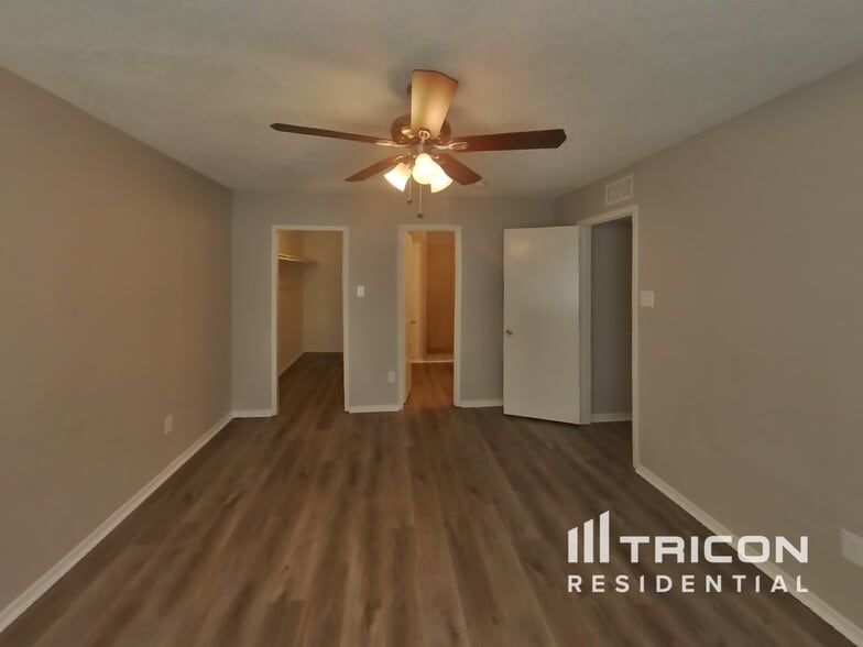 Building Photo - 1210 Green Hill Dr