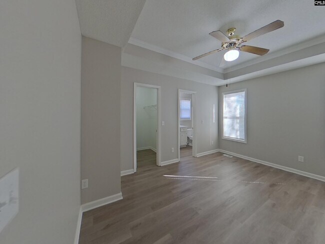 Building Photo - 118 Goldleaf St