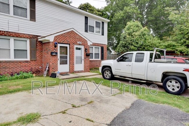 Building Photo - 1307 Richmond Ave