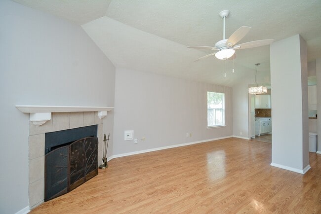 Building Photo - 1910 Crosscoach Ln