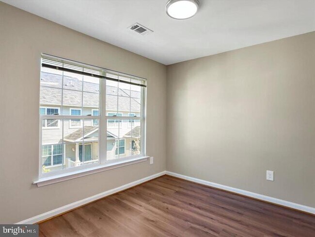 Building Photo - 11312 King George Dr