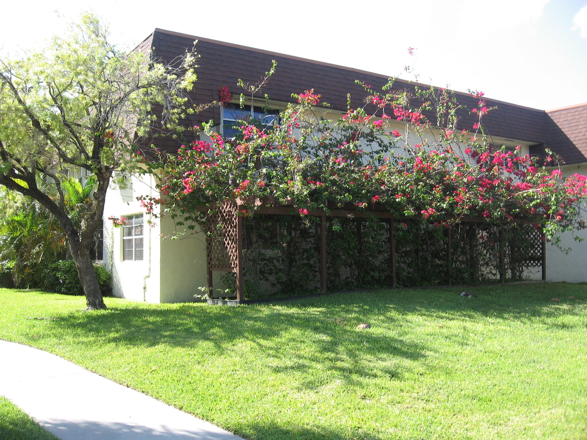 Building Photo - 9105 SW 137th Ter
