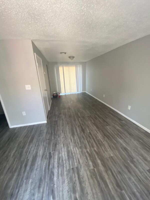 Building Photo - 14323 Lucerne Dr