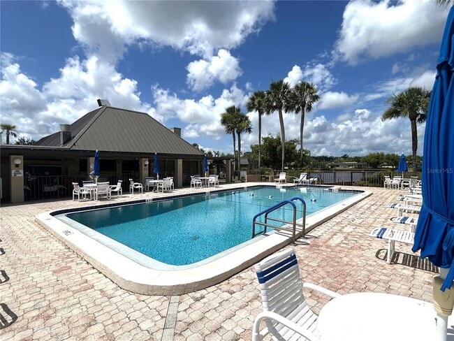 Building Photo - 4211 Stratford Dr