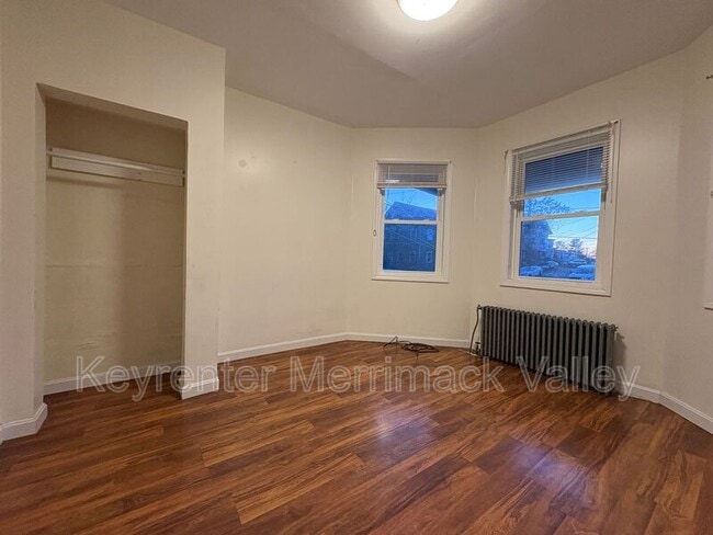 Building Photo - 58 Temple St