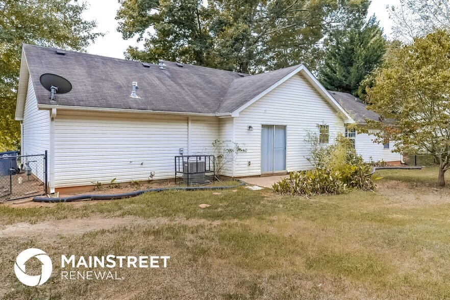 Building Photo - 315 Lacebark Ln