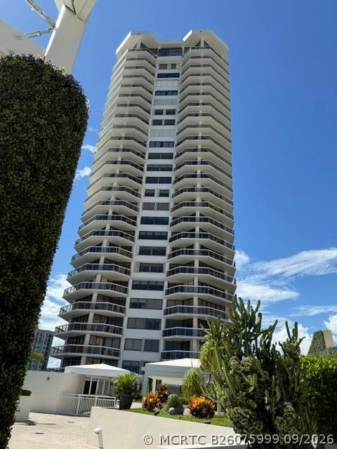 Building Photo - 20185 E Country Club Dr