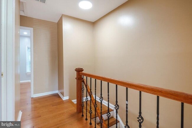 Building Photo - 8 Almanac Ct