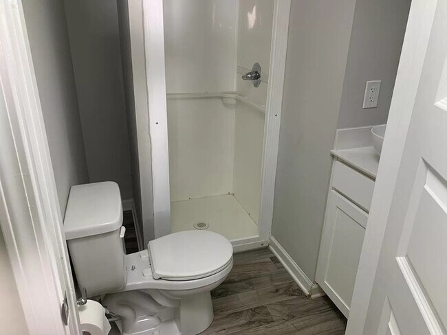 Building Photo - 2338 Pope Ave.