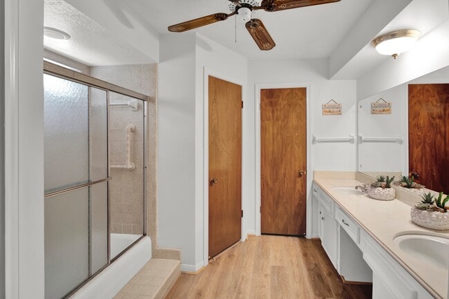 Building Photo - 5703 Havenwoods Dr