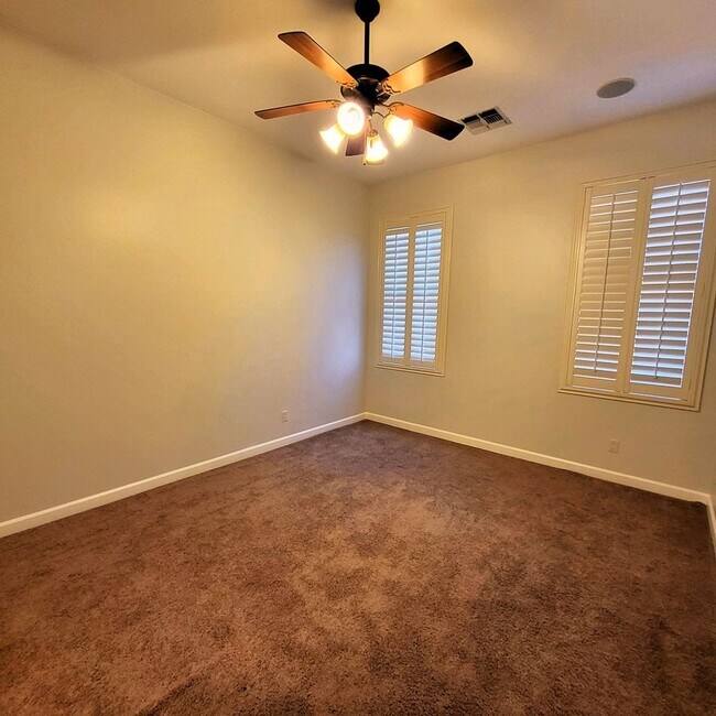 Building Photo - FIRST MONTH RENT FREE!!! BEAUTIFUL HOME ON...