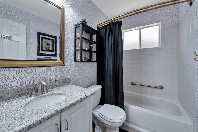 Building Photo - 116 W White Willow Cir